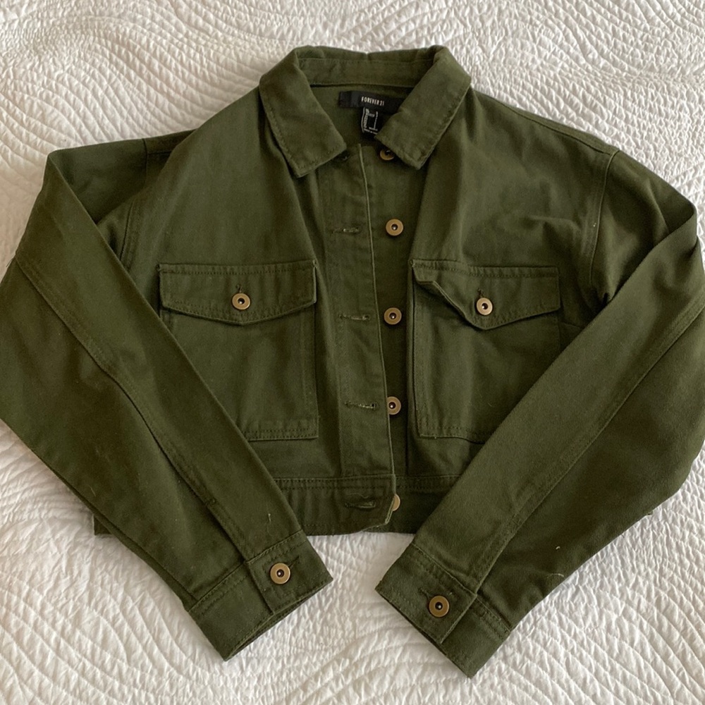 Cropped army green denim jacket
